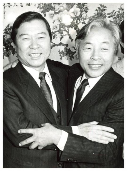 DJ의 