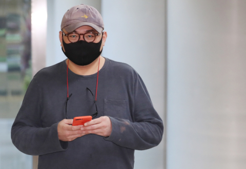 '유튜브 스태프 폭행·흉기 위협' 정창욱 셰프 1심서 징역 10개월