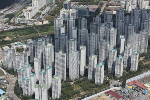 전국 아파트 매매·전세가 10년 4개월만 최대 폭 하락