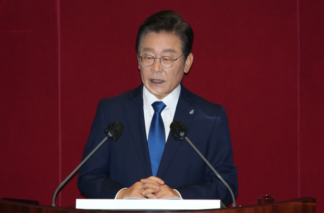 더불어민주당 이재명 대표가 28일 국회에서 열린 본회의에서 교섭단체 대표연설을 하고 있다. 연합뉴스