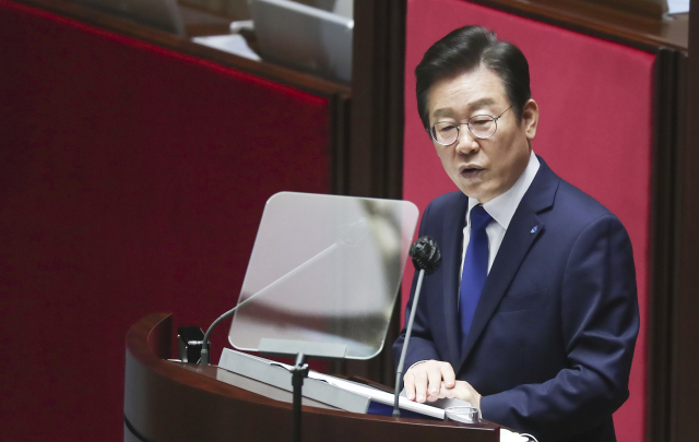 더불어민주당 이재명 대표가 28일 국회에서 열린 본회의에서 교섭단체 대표연설을 하고 있다. 연합뉴스