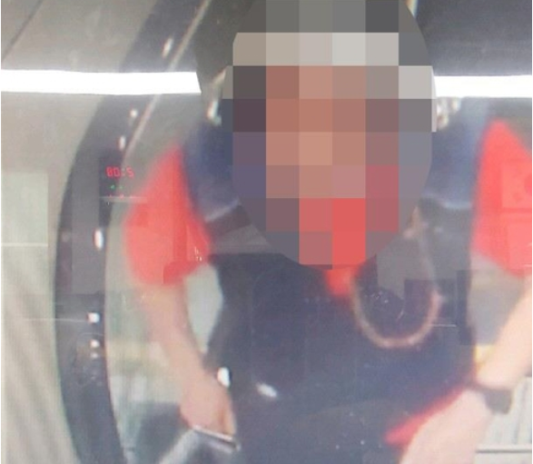 1일 부산 지하철 역사 두 곳에서 방화를 시도한 50대 남성. 부산경찰청 제공