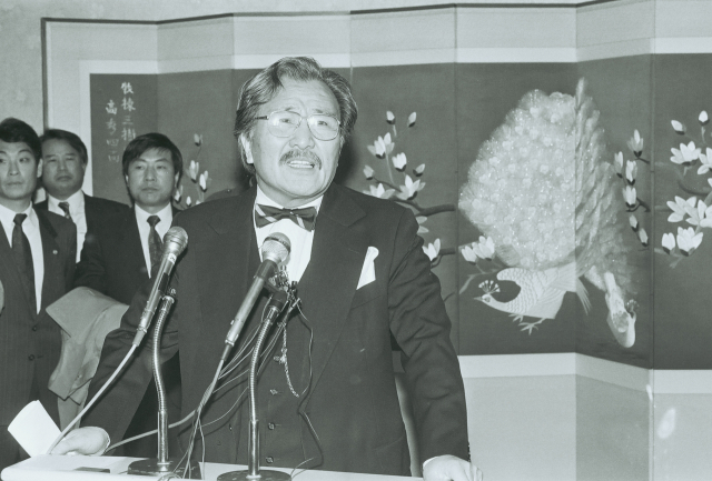 보수진영 원로 인사인 김동길 연세대 사학과 명예교수가 지난 4일 별세했다. 향년 94세. 사진은 1992년 통일국민당 시절 김동길 명예교수의 모습. 연합뉴스