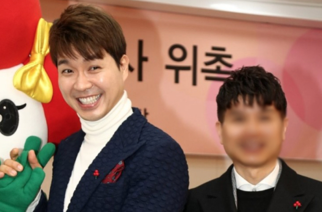 방송인 박수홍(사진 왼쪽)과 친형 박진홍 씨. 자료사진 연합뉴스