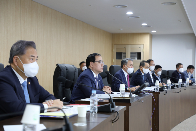 김성한 국가안보실장이 6일 오전 서울 용산 대통령실 청사 지하 국가위기관리센터에서 국가안전보장회의(NSC) 상임위원회 회의를 주재하고 있다. 연합뉴스