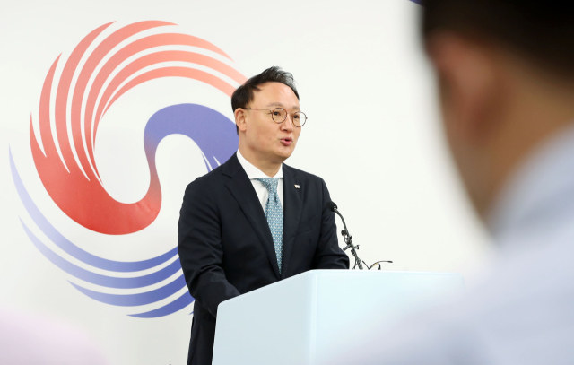 안상훈 대통령실 사회수석이 7일 오전 서울 용산 대통령실 청사 오픈라운지에서 여성가족부 폐지와 관련해 브리핑하고 있다. 연합뉴스