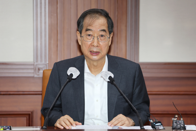 한덕수 국무총리가 6일 정부서울청사에서 열린 국정현안관계장관회의를 주재하고 있다. 연합뉴스