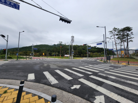 지난 9일 찾은 대구 연경지구. 주말이었음에도 유동인구와 통행차량이 없어 도로가 한산한 모습이다. 임재환 기자