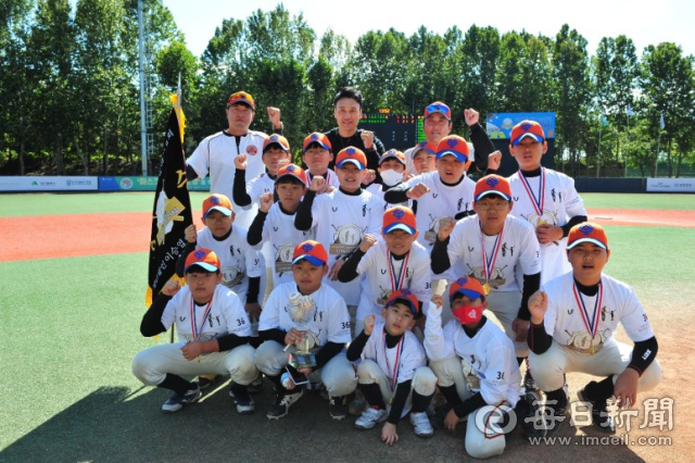 경산시 리틀 야구단이 10일 제2회 이승엽배 전국리틀야구대회에서 우승을 차지했다. 경산시 제공