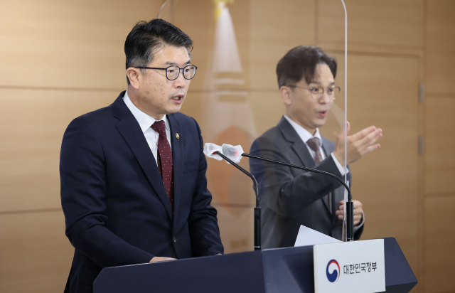 장상윤 교육부 차관이 11일 오후 정부서울청사 브리핑룸에서 제1차 기초학력 보장 종합계획 관련 브리핑을 하고 있다. 연합뉴스