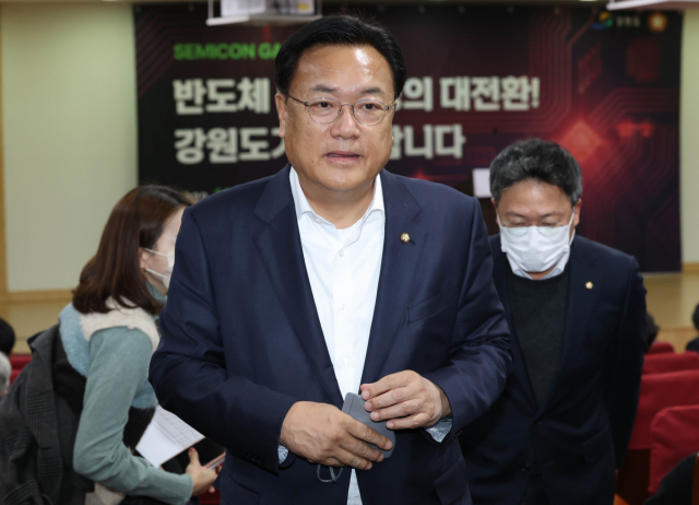 국민의힘 정진석 비상대책위원장이 11일 국회 의원회관에서 열린 