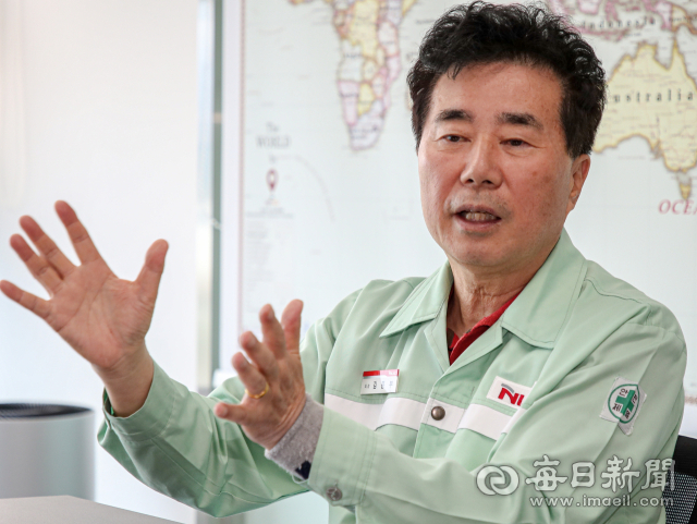 김종부 엔유씨전자 회장이 지난 6일 대구 북구 침산동 엔유씨전자 본사에서 매일신문과 인터뷰를 하고 있다. 안성완 기자 asw0727@imaeil.com