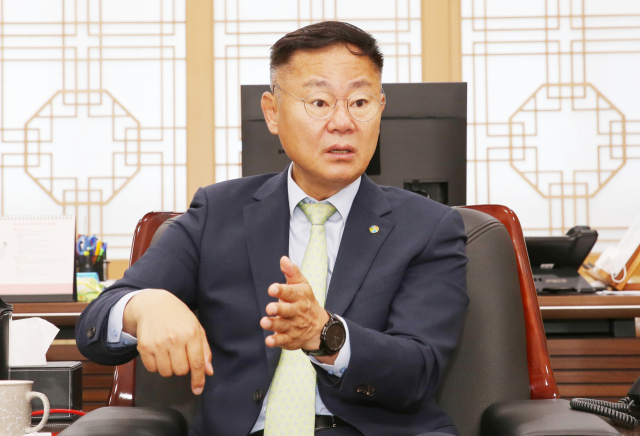 김재욱 칠곡군수가 취임 100일을 맞아 소회를 밝히고 있다. 칠곡군 제공