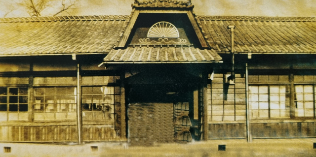 1920년대 포항 연일초등학교 교정. 연일초 제공.