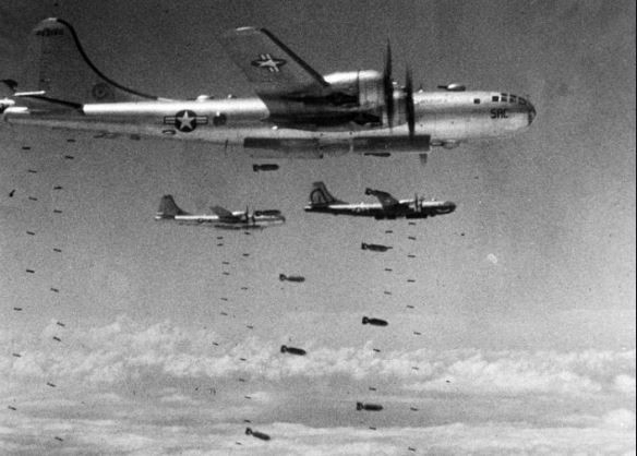 1950년 8월 16일 왜관 서북쪽 낙동강변 일대에 유엔군 사령관 명령으로 B-29 폭격기 98대가 960톤의 폭탄을 투하했다. 다부동전적기념관 제공