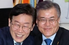 이재명, 문재인. 연합뉴스