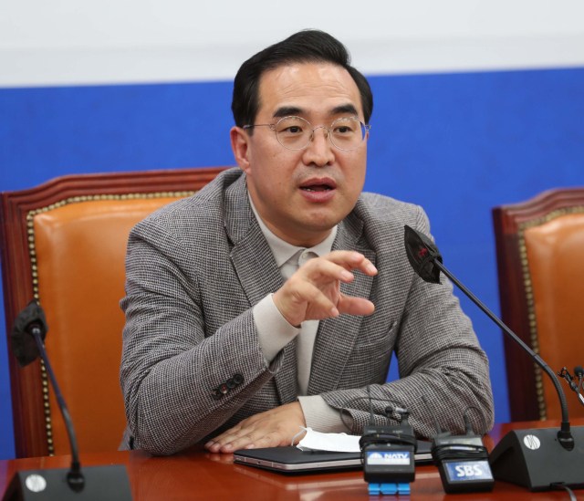 박홍근 더불어민주당 원내대표가 23일 국회에서 열린 기자간담회에서 발언하고 있다. 연합뉴스