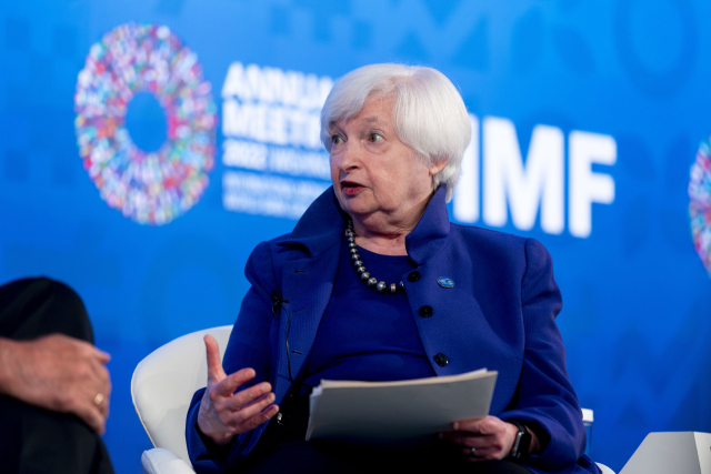 재닛 옐런 미국 재무장관이 12일(현지시간) 워싱턴에서 열린 국제통화기금(IMF)·세계은행(WBG) 합동 연차총회에 참석해 연설하고 있다. 연합뉴스