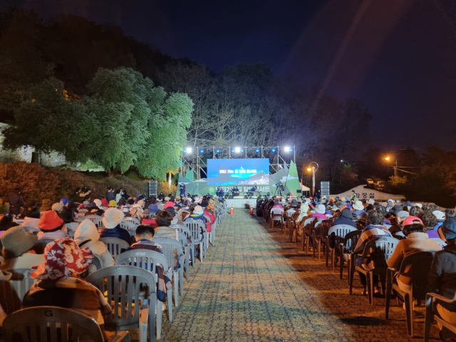 진남문에서 진행된 한티가는길 달빛 콘서트. 행사주관사 제공