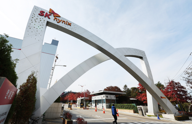 SK하이닉스가 글로벌 메모리 반도체 업황 악화로 올해 3분기 