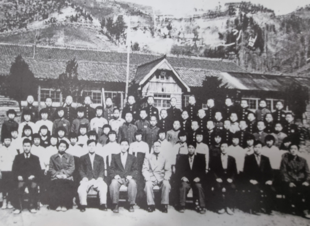 울릉초 제42회 졸업식 사진. 울릉초 동창회 제공.