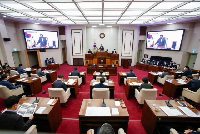 경북 구미시의회가 27일 열린 2차 본회의를 끝으로 제262회 임시회를 폐회했다. 구미시의회 제공
