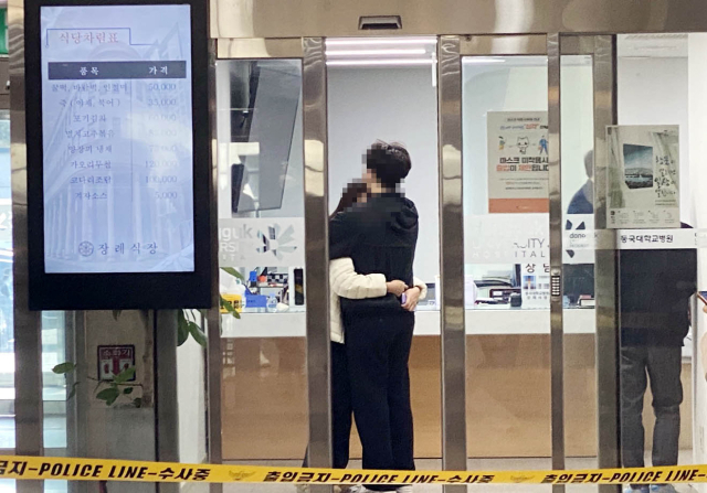 30일 오전 경기 고양시 일산동구 동국대학교 일산병원 장례식장 모습. 이 병원 장례식장에는 이태원 압사 사고 관련 14명의 피해자 시신이 안치됐으며, 인근 일산병원과 장항동 일산장례식장에도 3구씩이 안치됐다. 연합뉴스