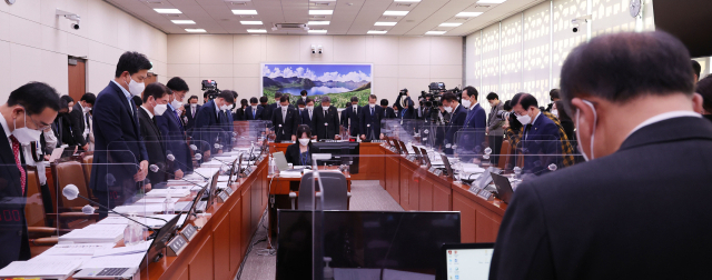 31일 서울 여의도 국회에서 열린 외교통일위원회 전체회의에서 박진 외교부 장관, 권영세 통일부 장관, 석동현 민주평화통일자문회의 사무처장 등 정부측 참석자들과 윤재옥 위원장을 비롯한 외교통일위원들이 