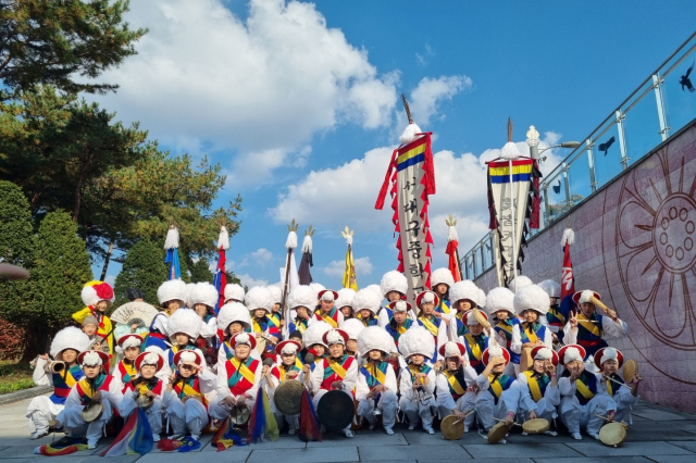 제63회 한국민속예술제 청소년부 경연에서 대통령상을 수상한 서대구중학교 비산 농악반 학생들. 대구시교육청 제공