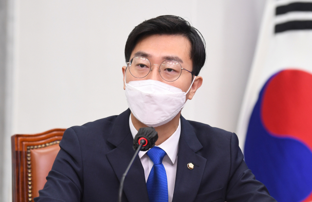 더불어민주당 장경태 최고위원이 29일 오전 서울 여의도 국회에서 열린 최고위원회의에서 발언하고 있다. 연합뉴스