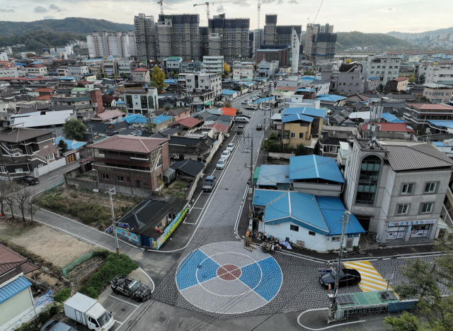 안동시 용상동 마뜨리에타운 일대 생활도로가 도시재생사업을 통해 보행친화거리로 탈바꿈했다. 안동시 제공