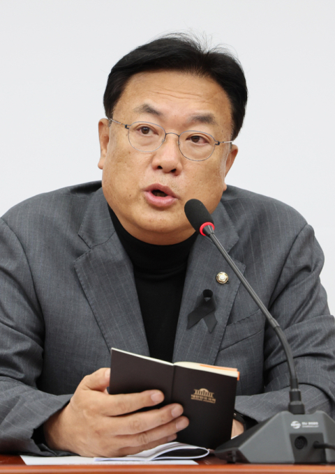 국민의힘 정진석 비상대책위원장이 7일 오전 국회에서 열린 최고위원회의에서 발언하고 있다. 연합뉴스