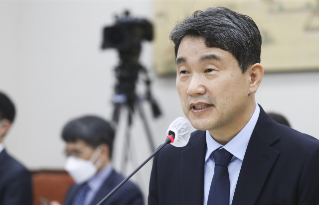 이주호 부총리 겸 교육부 장관 후보자가 28일 오전 국회 교육위원회에서 열린 인사청문회에서 의원질의에 답변하고 있다. 연합뉴스