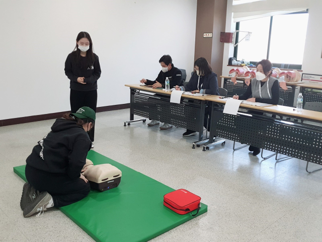 경운대학교 대구교육관 KUST센터에서 제2회 간호대학 연합동아리 심폐소생술 경연대회가 열리고 있다. 경운대 제공