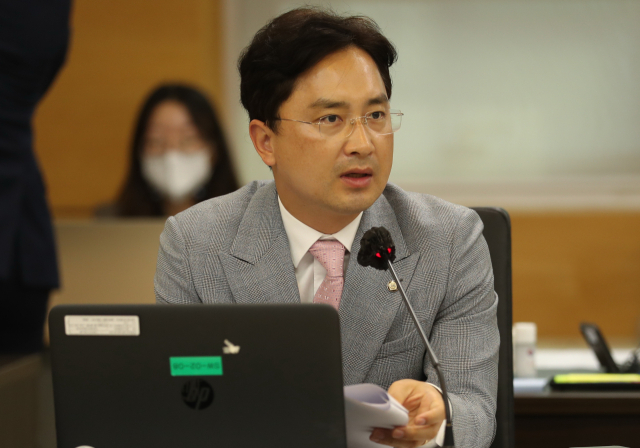 김병욱 국민의힘 의원(포항남울릉)이 지난해 대구시교육청에서 국회 교육위원회 국정감사를 진행하는 모습. 연합뉴스