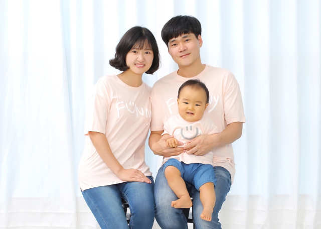 위청청(왼쪽) 씨의 가족사진