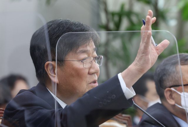 김대기 대통령 비서실장이 9일 오후 국회에서 열린 운영위원회 전체회의에서 의원질의에 답변하고 있다. 연합뉴스
