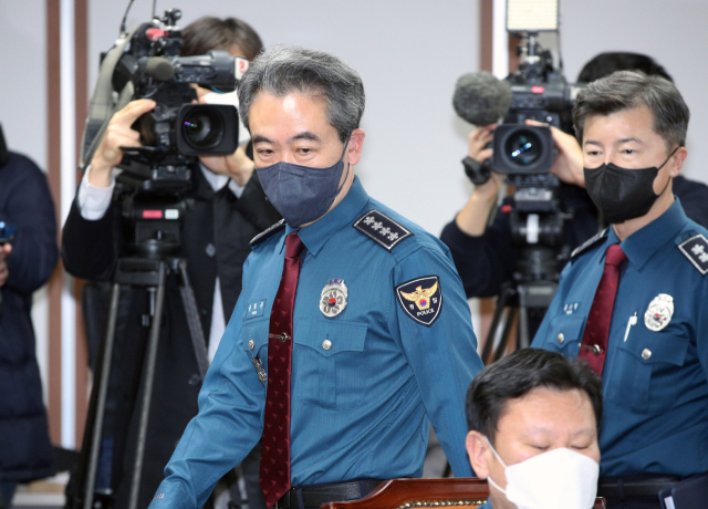 윤희근 경찰청장이 9일 오후 서울 서대문구 미근동 경찰청에서 압사사고 재발 방지를 위한 