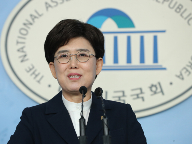 한국가스공사 신임 사장에 최연혜 전 의원이 내정됐다. 사진은 지난 2020년 국회 정론관에서 21대 총선 불출마를 선언하는 최연혜 당시 자유한국당 의원. 연합뉴스