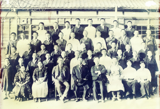 제4회 점곡초등학교 졸업사진. 점곡초 제공