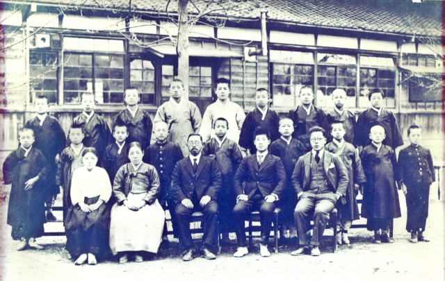 제5회 점곡초등학교 졸업사진. 점곡초 제공