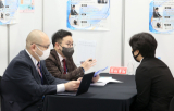 정부 산하 과학기술 출연연구기관이 연구원을 뽑을 때 인적사항과 학력 등 개인 신상정보를 가리는 블라인드 채용을 내년부터 하지 않기로 했다. 전문성이 가장 중요한 연구기관에 블라인드 채용을 적용하는 것은 무리라는 지적이 많았기 때문이다. 사진은 