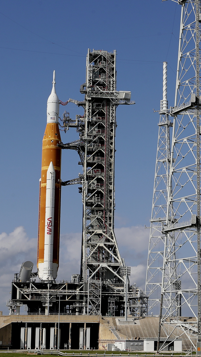 미국 항공우주국(NASA)의 달 탐사로켓 