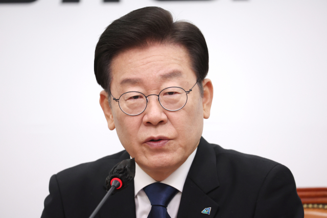 더불어민주당 이재명 대표가 18일 오전 국회에서 열린 최고위원회의에서 발언하고 있다. 연합뉴스