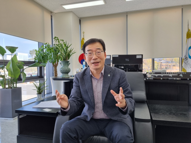 대구 달성군 구지면 국가물산업클러스터에서 박석훈 신임 단장이 인터뷰에 응하고 있다. 채원영 기자