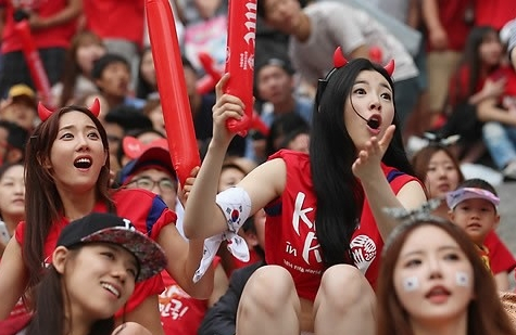 지난 2014년 6월 18일 브라질 월드컵 대한민국 대 러시아 경기 당시 서울 광화문 광장 응원 모습. 연합뉴스