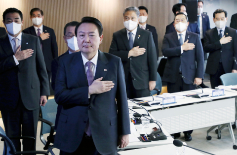 尹, 민주 소형원전 예산 전액 삭감에 