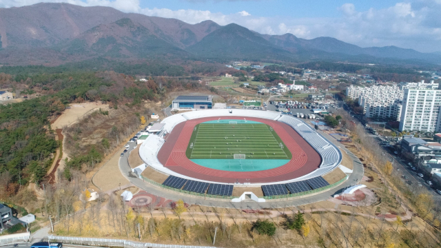 경주시 안강종합운동장 주변 체육·경관시설이 준공됐다. 경주시 제공