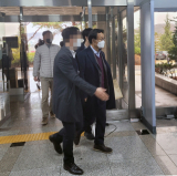 박남서 영주시장이 29일 구속전피의자심문을 받기 위해 대구지법 안동지원에 출석하고 있는 모습. 김영진 기자
