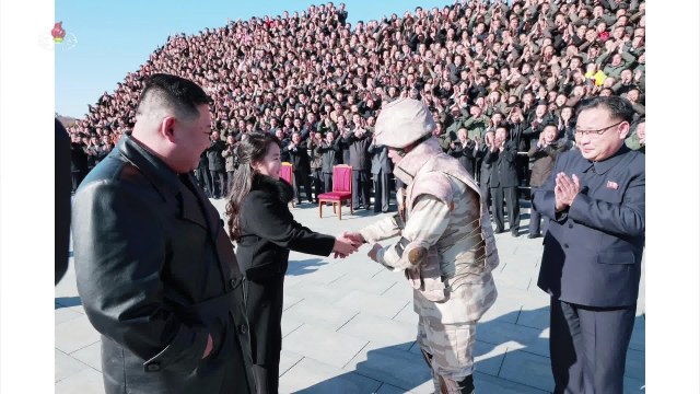 북한 조선중앙TV는 북한 김정은 국무위원장이 지난 18일 있었던 대륙간탄도미사일(ICBM) 
